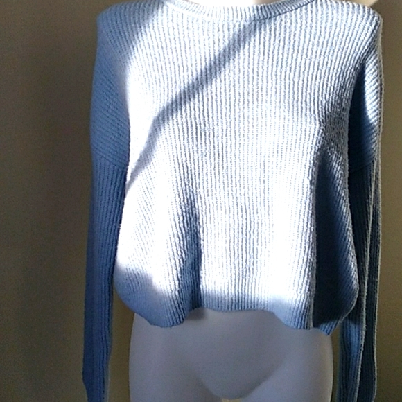 Super Soft Baby Blue Crop Sweater,Crew Neck 60% Recycled Polyester NWOT - Picture 1 of 7